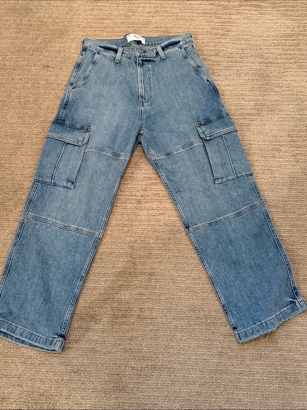 Hollister Light Blue Baggy Denim Jeans; size W 32